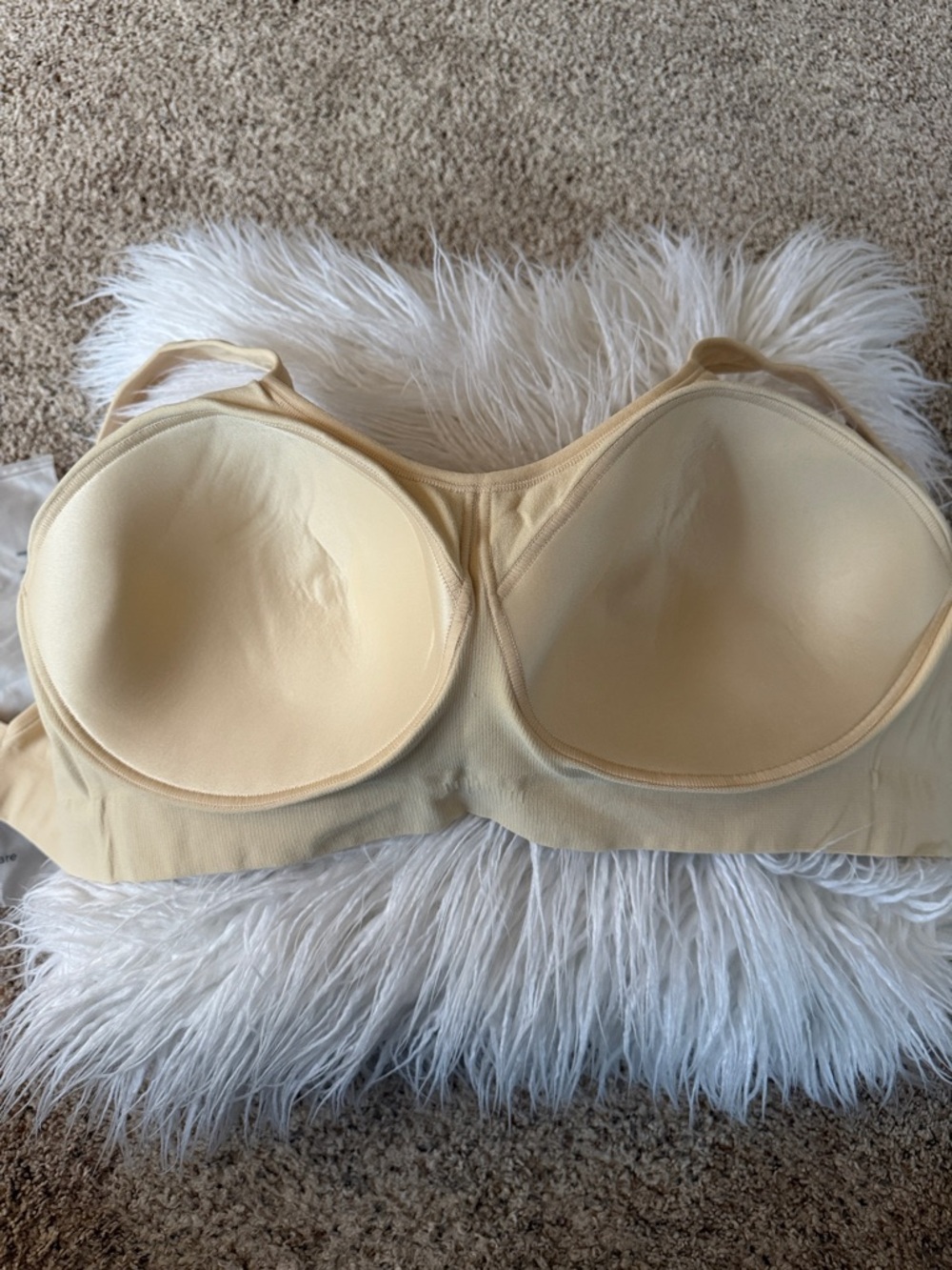UNDEROUTFIT Comfort Shaping Bra - Picture 5 of 7